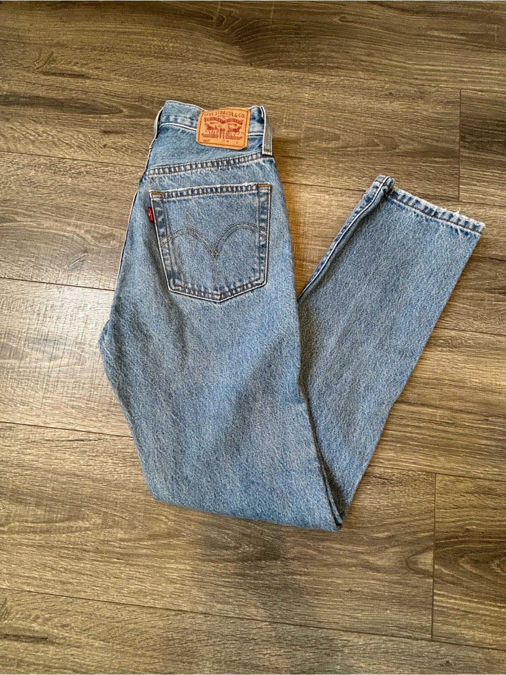 Levi’s Women’s 501 Jeans in Medium Blue Denim